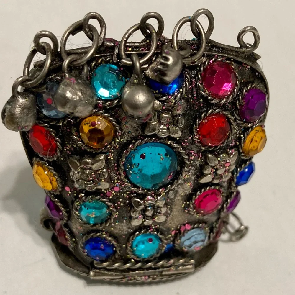 🔥HP🔥 VTG Small Sajai Metal Coin Purse With Stones Patina Missing one dangle